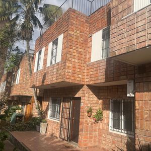 Divina Casa Duplex Ph A Pasos De Montevideo Shopping Con Estacionamiento.