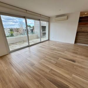 Venta Y Alquiler De Penthouse 2 Dormitorios En Avenida De Las Américas Parque Miramar