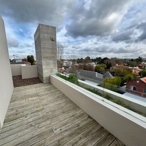 Venta Y Alquiler De Penthouse 2 Dormitorios En Avenida De Las Américas Parque Miramar