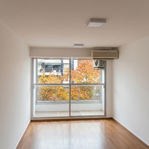 Pocitos Prox. Al Mar– Apartamento En Alquiler De 2 Dormitorios Con Garaje