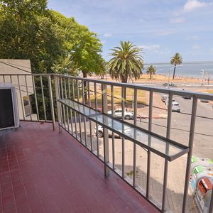 Alquiler Apartamento Parque Rodo3 Dormitorios 2 Baños Garaje Frente A La Rambla