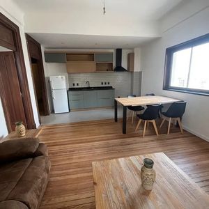 Alquiler Amueblado De 1 Dormitorio, Piso Alto Al Frente, Vista A La Plaza, Palacio Salvo, Gastos Incluidos