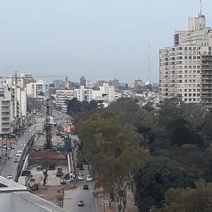 Ideal Inversor !!!! Con O Sin Renta !!!! Apto Nuevo En Excelente Punto Piso Alto A Pasos De Terminal Tres Cruces, Portería Virtual Y Barbacoa. G.com. Bajos !!!!