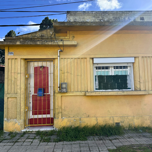 Venta Casa Barrio Peñarol, 2 Dormitorios,1 Baño, Patio, Parrillero
