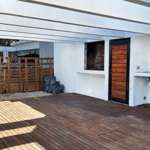 Piscina, 2 Garages Independientes , Terraza Privada,  Gym Y Barbacoa
