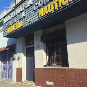 Muy Buen Local Comercial Y Deposito En Democracia Y Daniel Muñoz