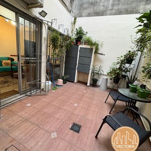 Vende Apartamento De 2 Dormitorios Y 2 Patios En Planta Baja En Aguada / Ideal Para Inversión Con Una Rentabilidad Del 7%