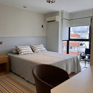 Venta En Pocitos, Con Renta, Mono Ambiente Amueblado, Piso Alto Frente, Gastos Bajos