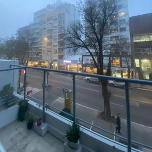 Exclusivo Apartamento De 2 Dormitorios Y 2 Baños Completos Con Garage Y Amenities De Lujo, Ubicado En La Prestigiosa Zona De 21 De Setiembre Y Luis De La Torre.