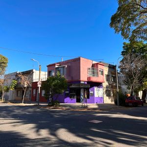 Se Vende Casa + Local Comercial!