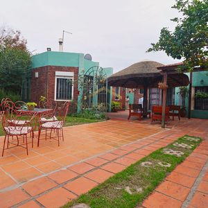 Venta Casa Lagomar Sur A 1 Cuadra De La Rambla 3 Dormitorios 3 Baños Barbacoa