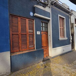 Inversión Estratégica: Propiedad única Con Casa De 3 Dormitorios, Amplio Galpón Y Azotea Con Parrillero. Potencial Inigualable Para Desarrollar Exclusivos Apartamentos Dúplex De Alta Rentabilidad, Ideal Para Empresas Y Visionarios.