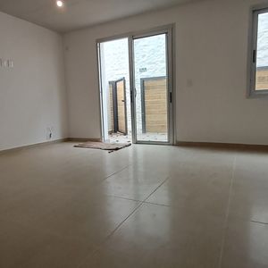 Duplex Con Patio Y Opción De Garage