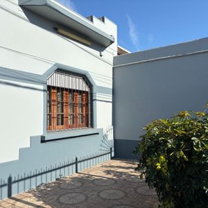 Residencia Impecable: Lista Para Habitar, Con Garage Y Patio Privado.