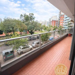 Se Vende Hermoso Apartamento De 4 Dormitorio / 4 Baños / Terraza Al Frente Y Garaje En Punta Carretas / Parque Villa Biarritz
