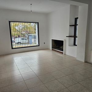 Casa 4 Dormitorios Gran Terreno Y Salida A 2 Calles