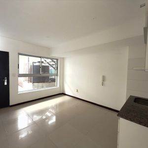 Apartamento En Venta, 1 Dormitorio Con Patio