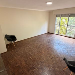 Venta De Excelente Apartamento De 2 Dormitorios En Parque Rodo