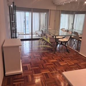 Pent-house En Pocitos, 2 Dormitorios Con Muebles Y Garaje
