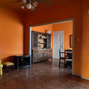 Apartamento En Alquiler En Aguada De Dos Dormitorios Muy Luminoso