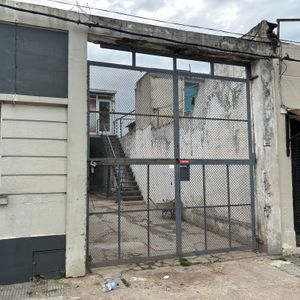 Galpón Con Entrada Camión Y Oficinas Yaguarí Y Cufré Jacinto Vera