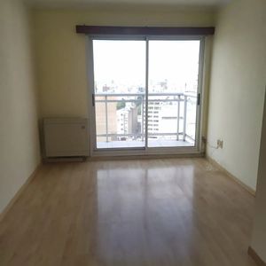 Alquiler En Tres Cruces, 1 Dormitorio, Piso 16 Al Frente, Balcon, Seguridad 24hs, Sum, Gym