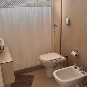 Exclusiva Residencia En Venta: Belleza Y Confort En Zona Privilegiada