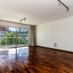 Apartamento De 2 Dormitorios En Alquiler En Pocitos