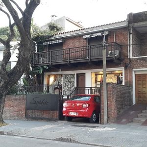 Gran Oportunidad De Alquiler De Espectacular Casa En Puerto Del Buceo Con Cochera