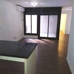 Cómodo Apartamento! 2 Dormitorios, 2 Patios! A Pasos De 18 De Julio! Edificio Nuevo!