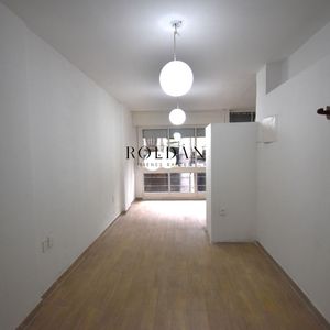 Apartamento Alquiler Centro 1 Dormitorio A Metros De Avenida 18 De Julio Gastos Bajos Pequeño Patio