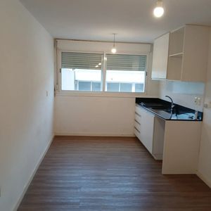 Alquiler En Parque Rodo, Mono Ambiente En Piso 2 Al Contra Frente, Porteria, Sum,lavadero