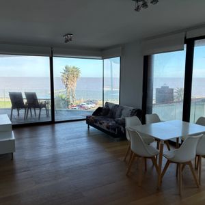 Apartamento En Edificio Forum: Lujo Y Confort En Ubicación Privilegiada