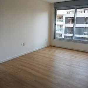 A Estrenar Hermoso Apartamento De Un Dormitorio, Al Frente, Nuevo, En Puerto Del Buceo