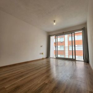 Monoambiente Con Cocina Definida Balcon Y Patio Uso Exclusivo, Zona Pocitos.