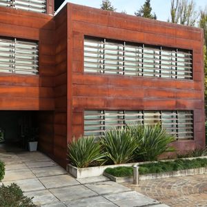 Oficina Premium En Carrasco: Espacio Amplio Y Ubicación Estratégica