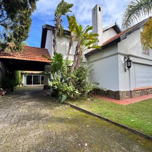 Casa En Alquiler Ideal Empresas U Oficinas En Carrasco Prox Arocena Y Rostand