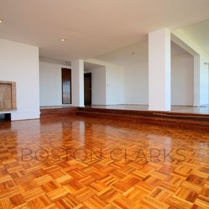 Apartamento De 3 Dormitorios + Servicio En Alquiler En Punta Carretas