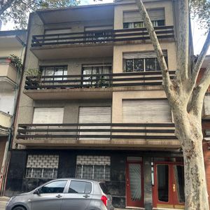 Ideal Inversor. Venta De Apto Con Renta 1 Dormitorio. Barrio Sur