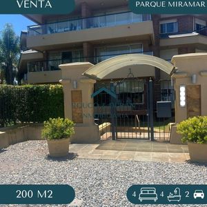 Exclusivo Apartamento En Venta En Parque Miramar: Lujo Y Confort En La Zona Más Cotizada. 4 Dormitorios (incluido Servicio Completo), 4 Baños, Dos Garajes Con Box.
