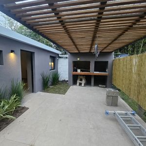 Casa En Planta Baja 2 Dormitorios Con Parrillero Y Cochera