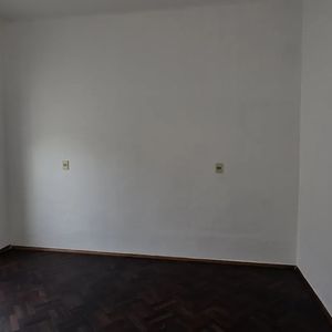 Apartamento Tipo Casita De 2 Dormitorios | Sin Gastos Comunes | Con Patio $ 31.000