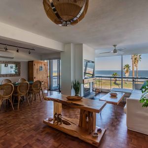 Apartamento En Alquiler 3 Dormitorios 3 Baños Y Garaje Frente Al Mar