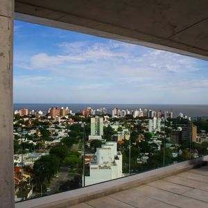 Exclusivo Apartamento De 2 Dormitorios, Completamente Amueblado Y Equipado, Con Garage Y Baulera, Ubicado En El Prestigioso Distrito M, En La Estratégica Intersección De Colombes Y Avenida Italia.