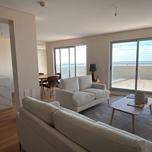 Lujoso Apartamento De 1 Dormitorios Con Vistas Panorámicas Al Mar