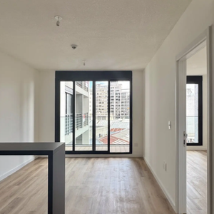 Alquiler De 1 Dormitorio Super Luminoso Con Balcón -  Ubicado En Tres Cruces