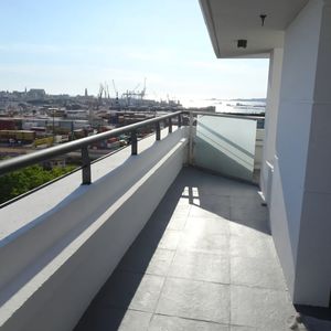 Exclusivo Apartamento De 1 Dormitorio Con Vistas Panorámicas A La Bahía En Esquina Privilegiada (rondeau Y Asunción)