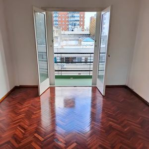 3612 | Luminoso Apartamento De 1 Dorm Al Frente Con Balcón Y Vista Al Mar | Centro