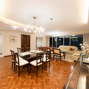 Alquila Apto De 3 Dormitorios + 2 Baños, Servicio Completo + Escritorio Y Garage