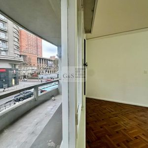 Amplio Apartamento En Alquiler Sobre 18 De Julio Con Vistas Al Gaucho